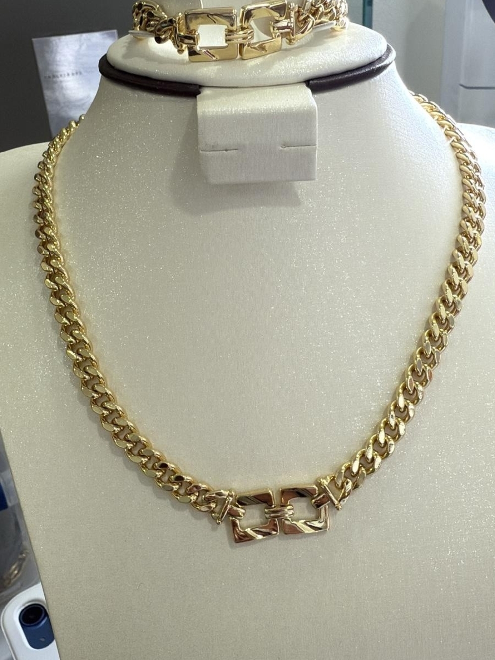 Elegant Gold-Tone Cuban Chain Necklace Bracelet Set with Center Link